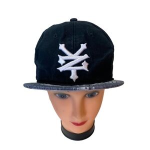 Zoo York Black & Gray SnapBack Baseball Cap With NY Skyline Brim Youth OSFA